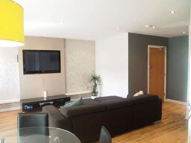  Image of 2 bedroom Flat to rent in Hemlock Close London SW16 at Hemlock Close Streatham London, SW16 5PL