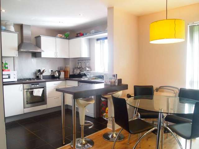  Image of 2 bedroom Flat to rent in Hemlock Close London SW16 at Hemlock Close Streatham London, SW16 5PL