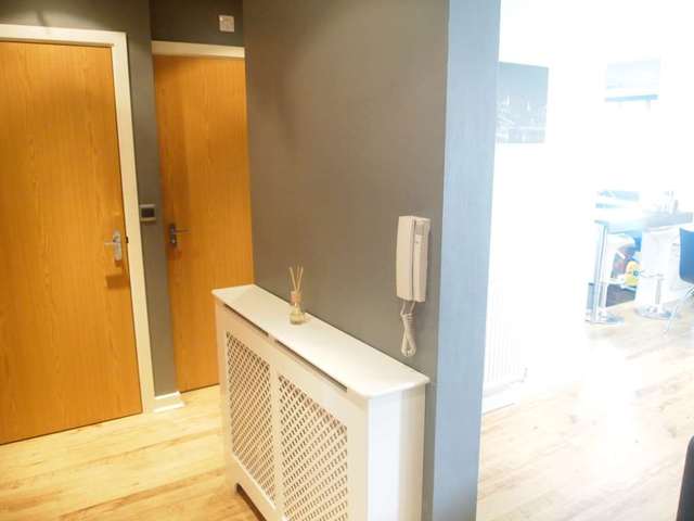  Image of 2 bedroom Flat to rent in Hemlock Close London SW16 at Hemlock Close Streatham London, SW16 5PL