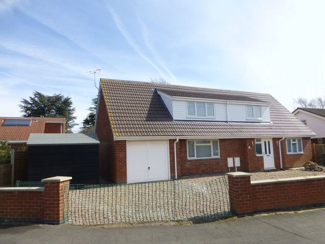  Image of 4 bedroom Detached house for sale in Hervey Road Sleaford NG34 at Hervey Road  Sleaford, NG34 7LT