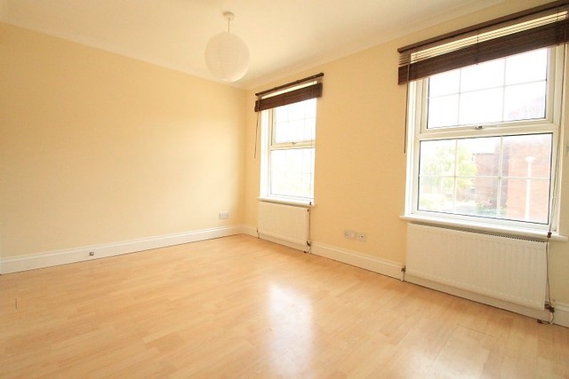  Image of 1 bedroom Flat to rent in High Street Sutton SM1 at Sutton, SM1 1NU
