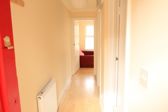  Image of 1 bedroom Flat to rent in High Street Sutton SM1 at Sutton, SM1 1NU