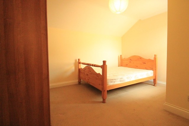 Image of 1 bedroom Flat to rent in High Street Sutton SM1 at Sutton, SM1 1NU