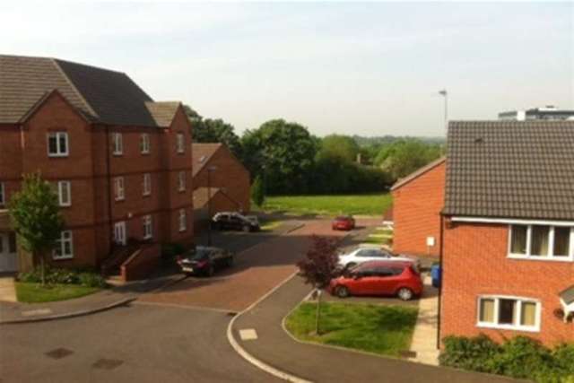  Image of 3 bedroom Detached house to rent in Highfields Park Drive Derby DE22 at Derby, DE22 1BW