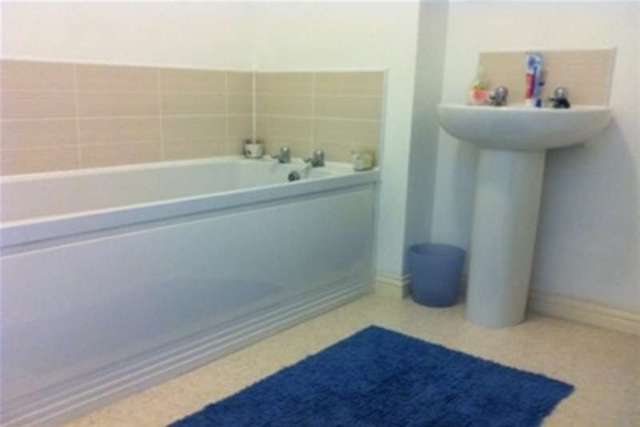  Image of 3 bedroom Detached house to rent in Highfields Park Drive Derby DE22 at Derby, DE22 1BW