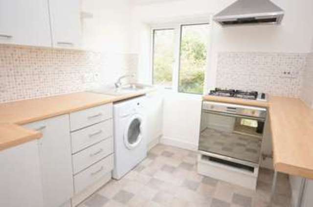  Image of 1 bedroom Flat for sale in Hill Road Grayshott Hindhead GU26 at Hill Road Grayshott Grayshott, GU26 6HL