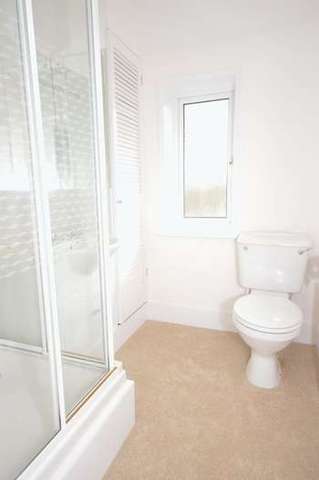  Image of 1 bedroom Flat for sale in Hill Road Grayshott Hindhead GU26 at Hill Road Grayshott Grayshott, GU26 6HL
