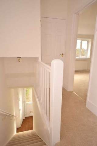  Image of 1 bedroom Flat for sale in Hill Road Grayshott Hindhead GU26 at Hill Road Grayshott Grayshott, GU26 6HL