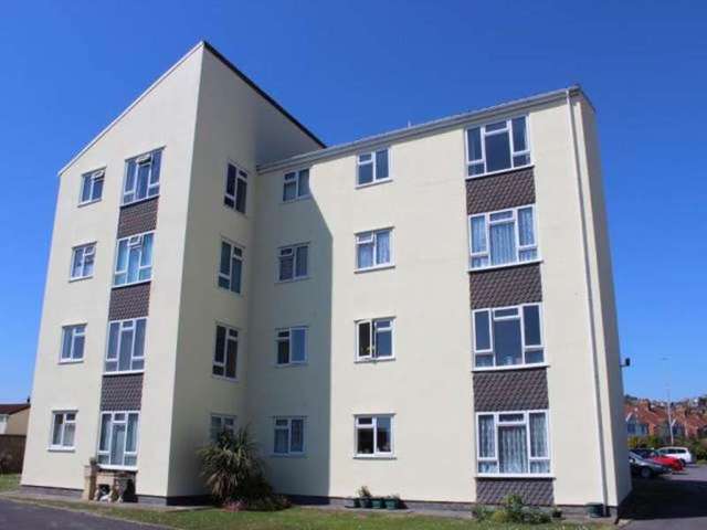  Image of 2 bedroom Flat to rent in Locking Road Weston-super-Mare BS22 at Locking Road Weston-super-Mare Milton, BS22 8PR