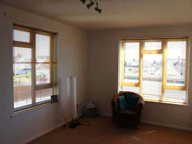  Image of 2 bedroom Flat to rent in Locking Road Weston-super-Mare BS22 at Locking Road Weston-super-Mare Milton, BS22 8PR