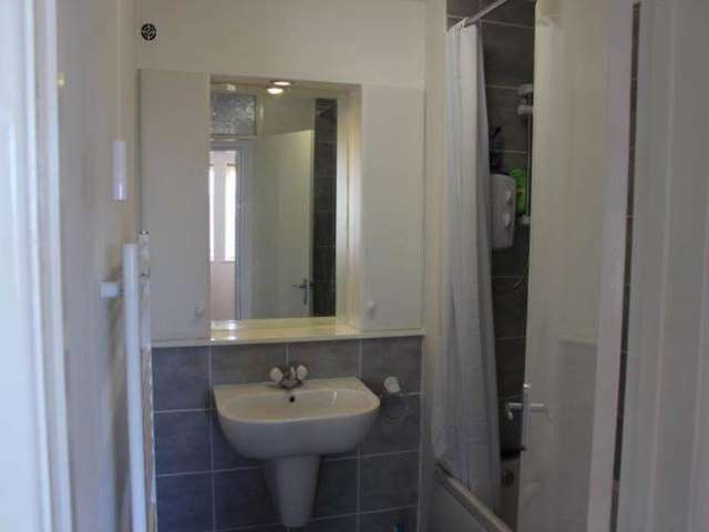  Image of 2 bedroom Flat to rent in Locking Road Weston-super-Mare BS22 at Locking Road Weston-super-Mare Milton, BS22 8PR