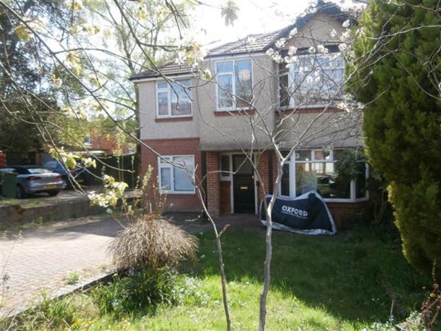  Image of 4 bedroom Detached house to rent in Hilldown Road Southampton SO17 at Portswood, SO17 1SX