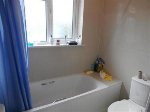  Image of 4 bedroom Detached house to rent in Hilldown Road Southampton SO17 at Portswood, SO17 1SX