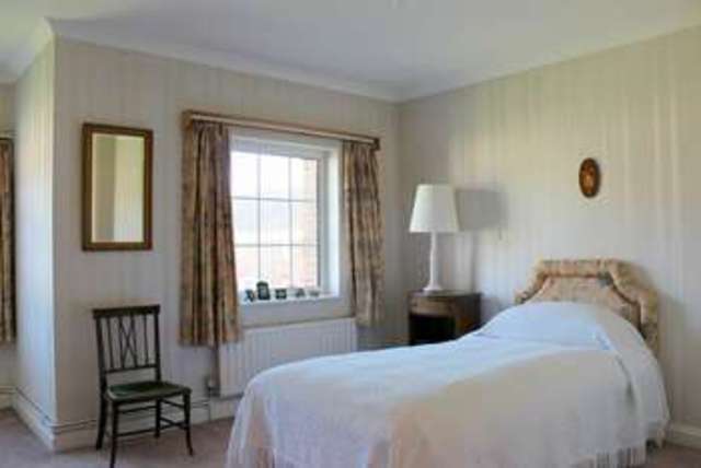  Image of 2 bedroom Retirement Property for sale in Hills Place Horsham RH12 at Horsham, RH12 1XT