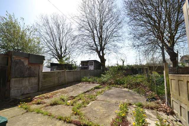  Image of 2 bedroom Flat for sale in Hillside London NW10 at London, NW10 8LJ