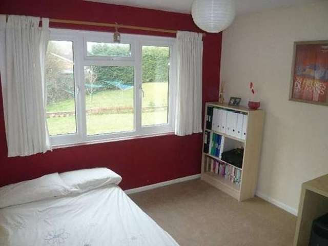  Image of 2 bedroom Flat to rent in Hiltingbury Road Chandler
