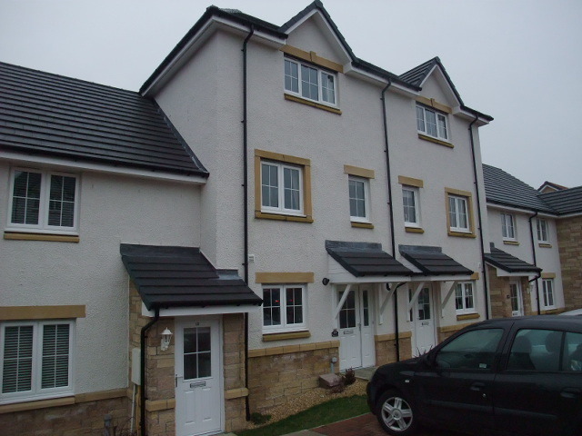  Image of 4 bedroom Town House to rent in Hilton Lane Cowdenbeath KY4 at Cowdenbeath Fife Fife, KY4 9BT
