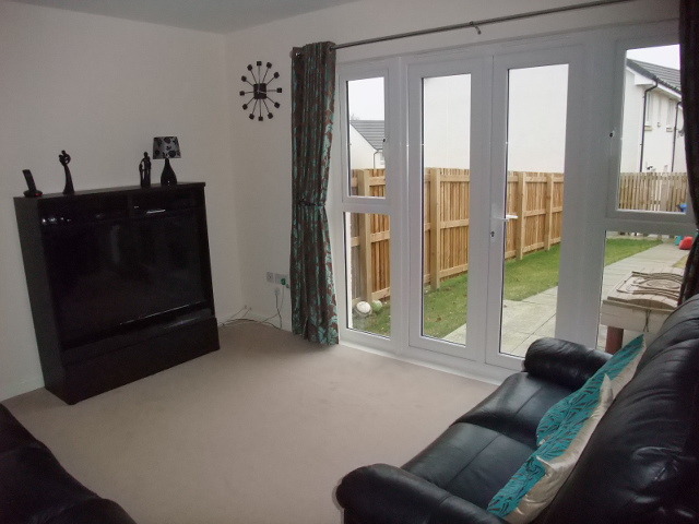  Image of 4 bedroom Town House to rent in Hilton Lane Cowdenbeath KY4 at Cowdenbeath Fife Fife, KY4 9BT