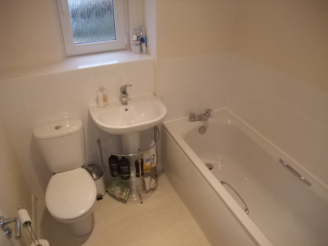  Image of 4 bedroom Town House to rent in Hilton Lane Cowdenbeath KY4 at Cowdenbeath Fife Fife, KY4 9BT