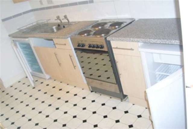  Image of 2 bedroom Flat to rent in Hine Hall Mapperley Nottingham NG3 at Nottingham, NG3 5PG