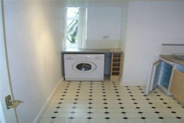  Image of 2 bedroom Flat to rent in Hine Hall Mapperley Nottingham NG3 at Nottingham, NG3 5PG