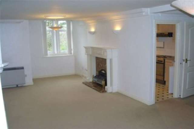  Image of 2 bedroom Flat to rent in Hine Hall Mapperley Nottingham NG3 at Nottingham, NG3 5PG