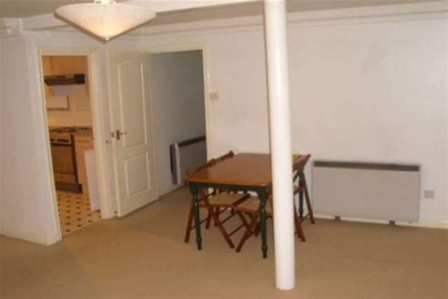  Image of 2 bedroom Flat to rent in Hine Hall Mapperley Nottingham NG3 at Nottingham, NG3 5PG