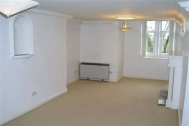  Image of 2 bedroom Flat to rent in Hine Hall Mapperley Nottingham NG3 at Nottingham, NG3 5PG