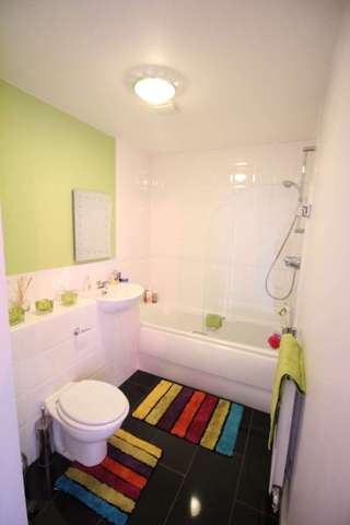  Image of 2 bedroom Apartment to rent in Holman Court Ipswich IP2 at Holman Court  Ipswich, IP2 0ES