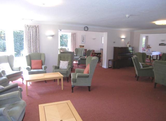  Image of 1 bedroom Apartment to rent in Sylvan Way Bognor Regis PO21 at Homecroft House Sylvan Way Bognor Regis, PO21 2NQ