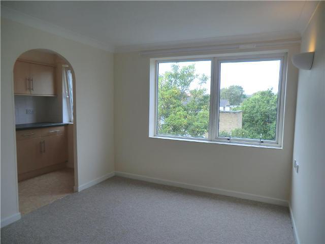  Image of 1 bedroom Apartment to rent in Pine Tree Glen Westbourne Bournemouth BH4 at Homewaye House 10 Pine Tree Glen Bournemouth, BH4 9ES