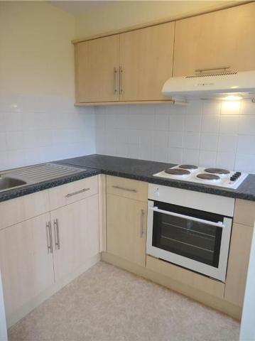  Image of 1 bedroom Apartment to rent in Pine Tree Glen Westbourne Bournemouth BH4 at Homewaye House 10 Pine Tree Glen Bournemouth, BH4 9ES