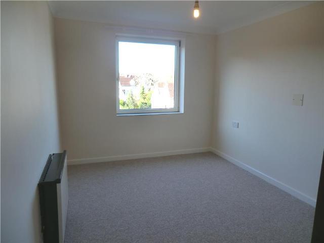  Image of 1 bedroom Apartment to rent in Pine Tree Glen Westbourne Bournemouth BH4 at Homewaye House 10 Pine Tree Glen Bournemouth, BH4 9ES