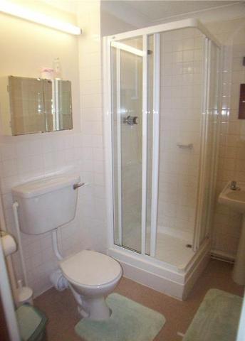  Image of 1 bedroom Apartment to rent in Pine Tree Glen Westbourne Bournemouth BH4 at Homewaye House 10 Pine Tree Glen Bournemouth, BH4 9ES
