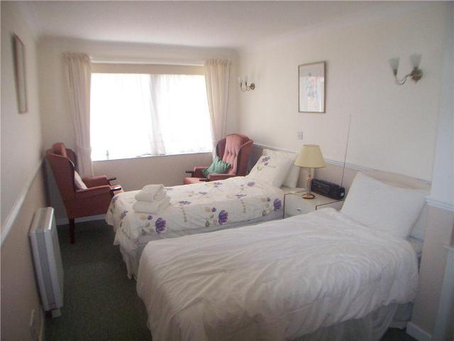  Image of 1 bedroom Apartment to rent in Pine Tree Glen Westbourne Bournemouth BH4 at Homewaye House 10 Pine Tree Glen Bournemouth, BH4 9ES