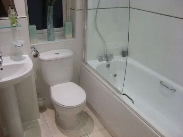  Image of 2 bedroom Terraced house to rent in Brook Terrace Hooley Lane Redhill RH1 at Hooley Lane  Redhill, RH1 6DT