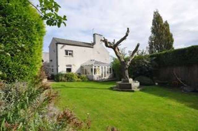  Image of 4 bedroom Detached house to rent in Horbury Road Wakefield WF2 at Horbury Road  Wakefield, WF2 8RE