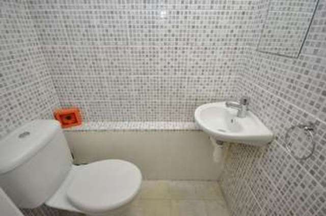  Image of 4 bedroom Detached house to rent in Horbury Road Wakefield WF2 at Horbury Road  Wakefield, WF2 8RE