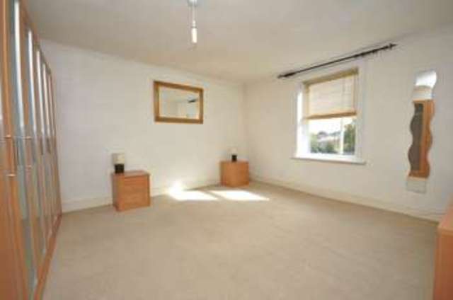  Image of 4 bedroom Detached house to rent in Horbury Road Wakefield WF2 at Horbury Road  Wakefield, WF2 8RE