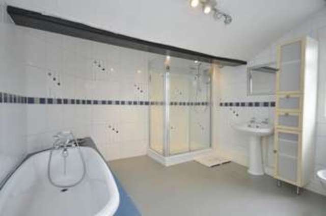  Image of 4 bedroom Detached house to rent in Horbury Road Wakefield WF2 at Horbury Road  Wakefield, WF2 8RE
