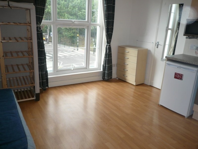  Image of Studio flat to rent in Hornsey Road London N19 at Hornsey Road  Archway, N19 3QN