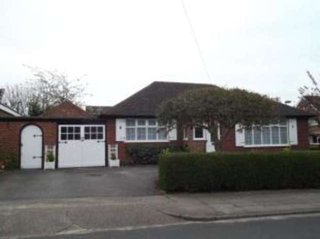  Image of 3 bedroom Bungalow for sale in Humberston Road Nottingham NG8 at Wollaton Nottingham. Bilborough, NG8 2SZ
