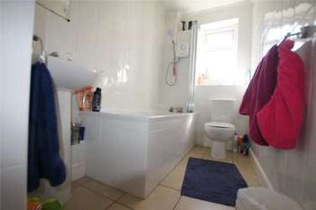  Image of 2 bedroom End of Terrace to rent in Hungerford Close Sandhurst GU47 at Sandhurst Berkshire Sandhurst, GU47 9RY