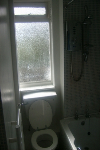  Image of 3 bedroom Apartment to rent in Hunmanby Avenue Hulme Manchester M15 at HUNMANBY AVENUE HULME M15 5FE MANCHESTER M15 5FE, M15 5FE