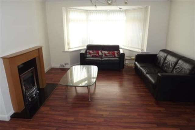  Image of 3 bedroom Semi-Detached house to rent in Hunters Road Gosforth Newcastle upon Tyne NE3 at Newcastle upon Tyne, NE3 1SD