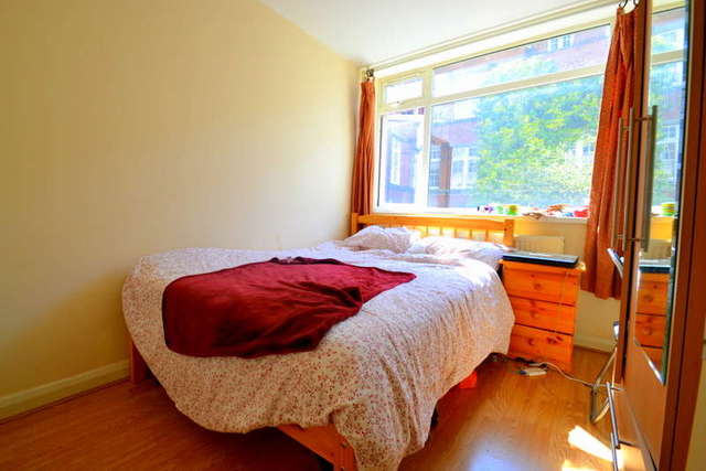  Image of 4 bedroom Flat to rent in Johnson Street London E1 at Cable Street  Shadwell, E1 0AQ