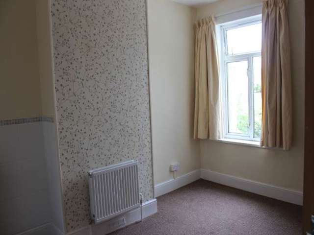  Image of 4 bedroom Detached house to rent in Kensington Road Weston-super-Mare BS23 at Weston-super-Mare North Somerset Weston-super-Mare, BS23 3QR