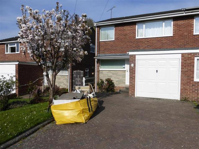  Image of 3 bedroom Detached house to rent in Kesteven Way Southampton SO18 at Kesteven Way  SOUTHAMPTON, SO18 5RJ