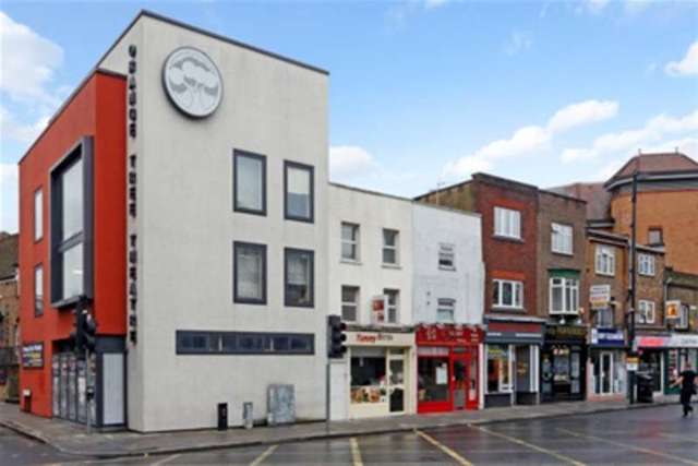  Image of 1 bedroom Maisonette to rent in Kew Road Kew Richmond TW9 at Richmond, TW9 2NQ