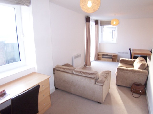 Image of 2 bedroom Apartment to rent in High Street Southampton SO14 at 118 High Street Southampton, SO14 2EB